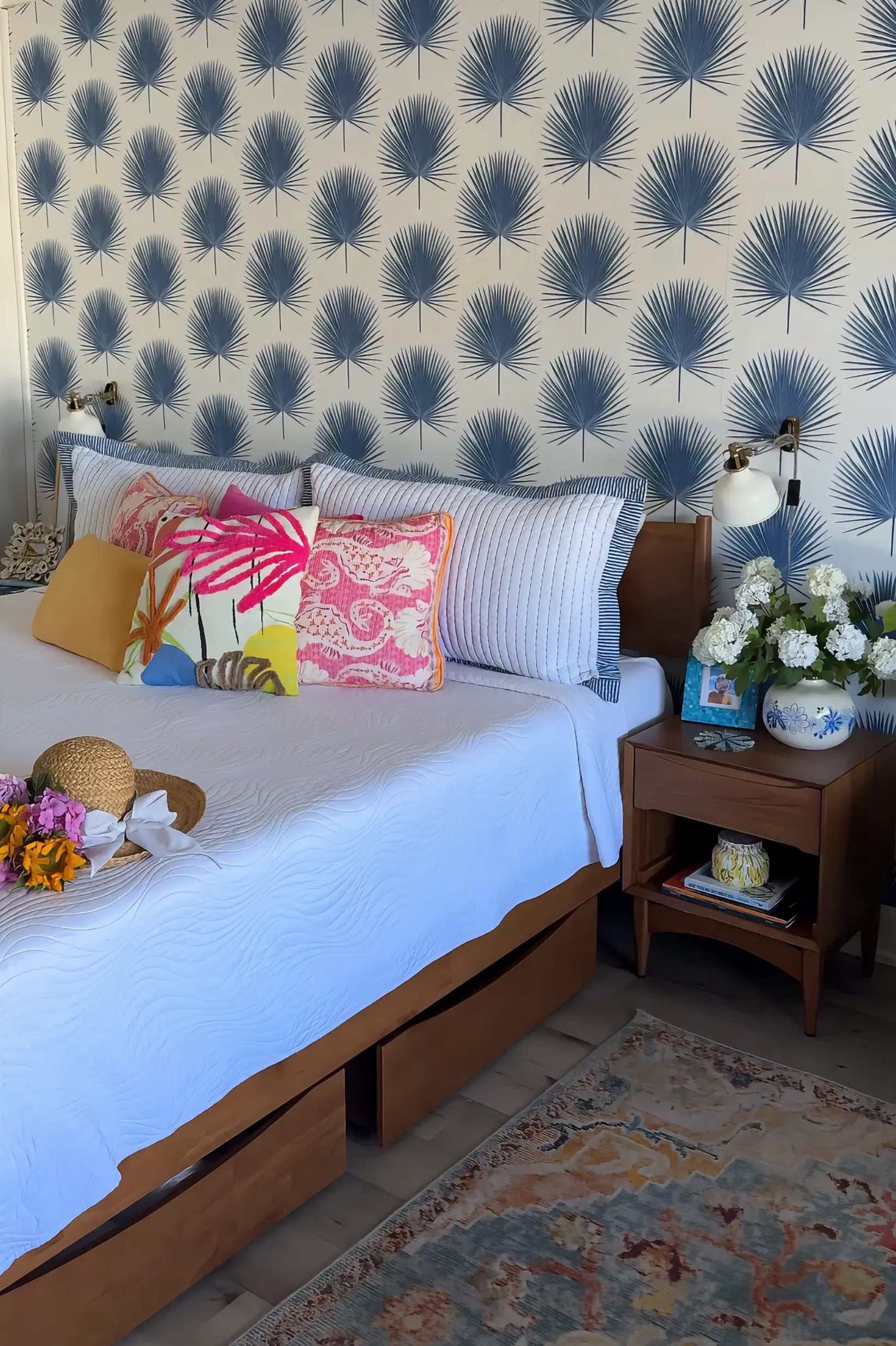 2-Drawer Full Bed & 18" Nightstand